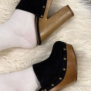 Vintage Mossimo black suede mules heel
size 6.5